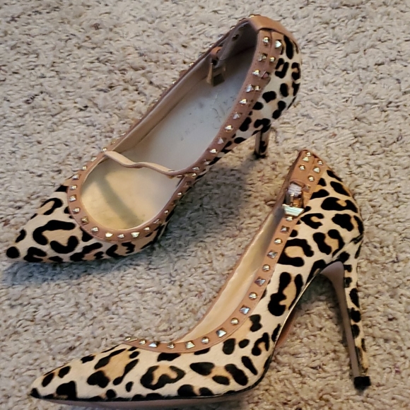 CHEETAH STUD HEELS - Picture 2 of 3